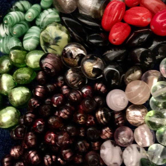 SALE! Large Assortment of Mostly Handmade Lampwork Beads + some wire as bonus! - Picture 4 of 5